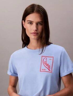 T-shirt court et carré avec logo en lettres cursives