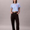 T-shirt court et carré avec logo en lettres cursives T-shirt court et carré avec logo en lettres cursives