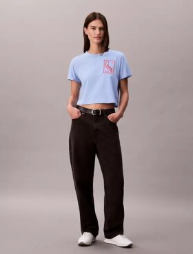 T-shirt court et carré avec logo en lettres cursives
