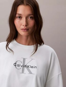 T-shirt court et carré Monologo