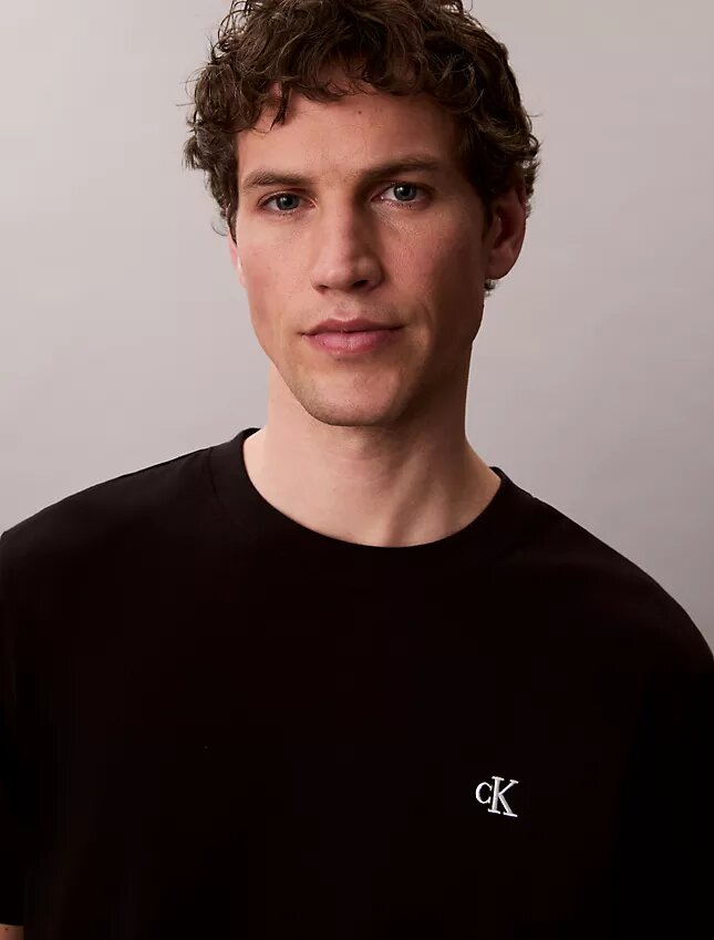 T-shirt décontracté avec Monogram brodé T-shirt décontracté avec Monogram brodé