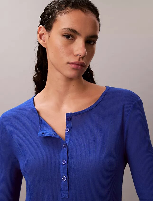 T-shirt Henley léger en tissu gaufré T-shirt Henley léger en tissu gaufré