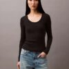 T-shirt à manches longues ajusté en coton côtelé T-shirt à manches longues ajusté en coton côtelé