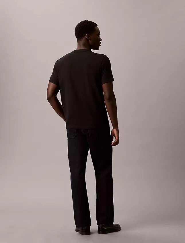 T-shirt moderne à logo graphique Calvin Klein T-shirt moderne à logo graphique Calvin Klein