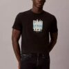 T-shirt moderne à logo graphique Calvin Klein T-shirt moderne à logo graphique Calvin Klein