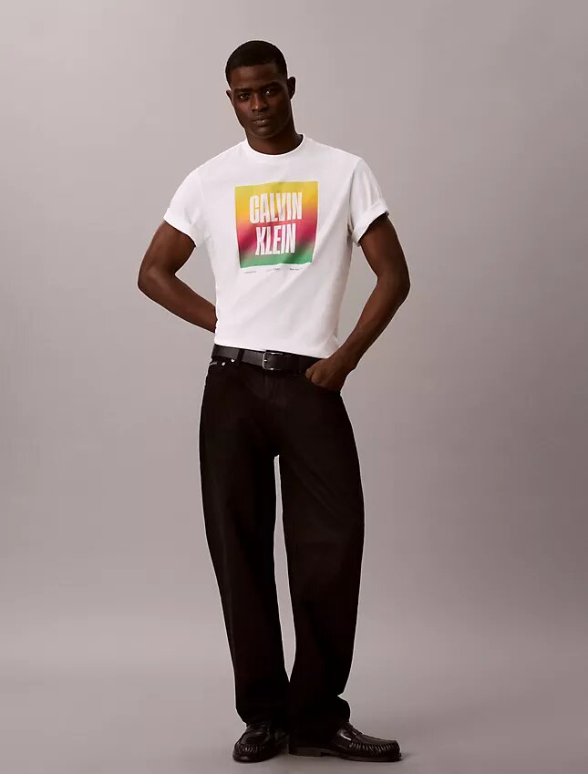 T-shirt simple avec logo Pride T-shirt simple avec logo Pride