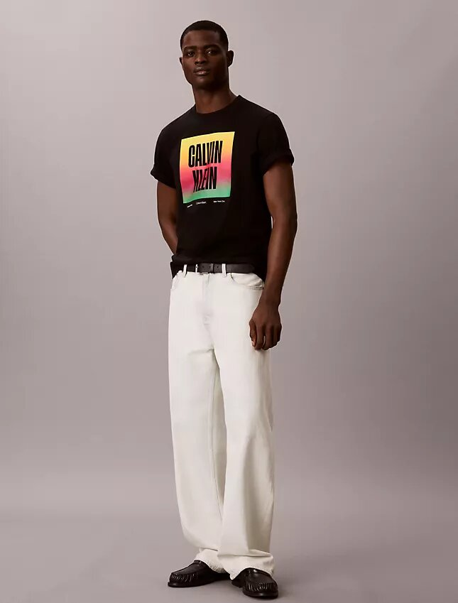 T-shirt simple avec logo Pride T-shirt simple avec logo Pride