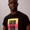 T-shirt simple avec logo Pride T-shirt simple avec logo Pride