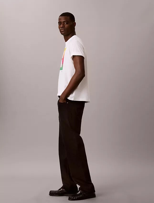 T-shirt simple avec logo Pride T-shirt simple avec logo Pride