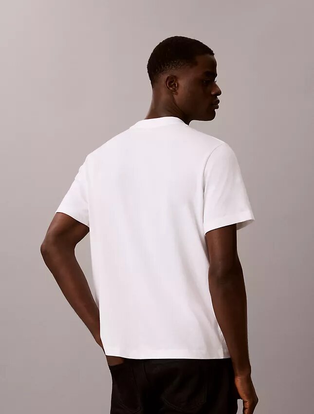 T-shirt simple avec logo Pride T-shirt simple avec logo Pride