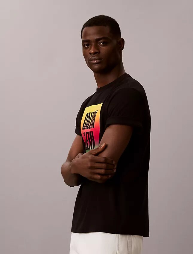 T-shirt simple avec logo Pride T-shirt simple avec logo Pride