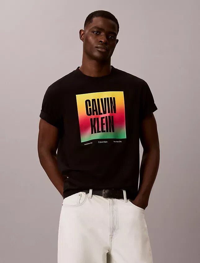 T-shirt simple avec logo Pride T-shirt simple avec logo Pride