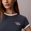 T-shirt slim à bords-côtes avec logo 1989 T-shirt slim à bords-côtes avec logo 1989