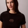 T-shirt slim à côtes avec logo graphique T-shirt slim à côtes avec logo graphique