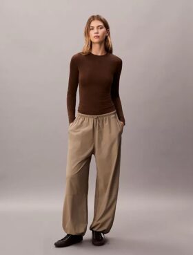 T-shirt slim en nylon stretch