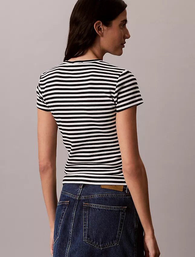 T-shirt slim à logo et côtes profilées T-shirt slim à logo et côtes profilées
