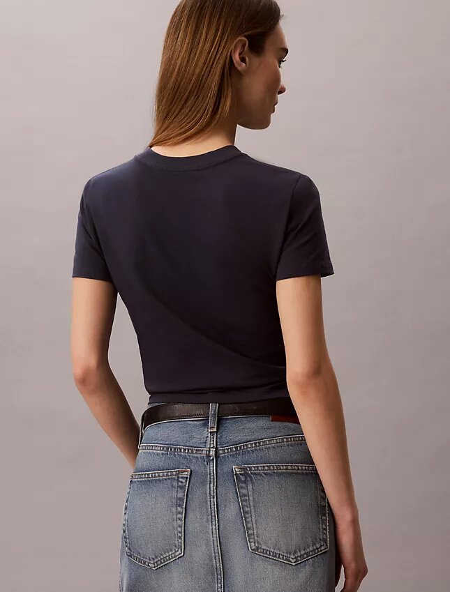 T-shirt slim à logo incurvé T-shirt slim à logo incurvé
