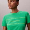 T-shirt slim à motif logo rayé T-shirt slim à motif logo rayé