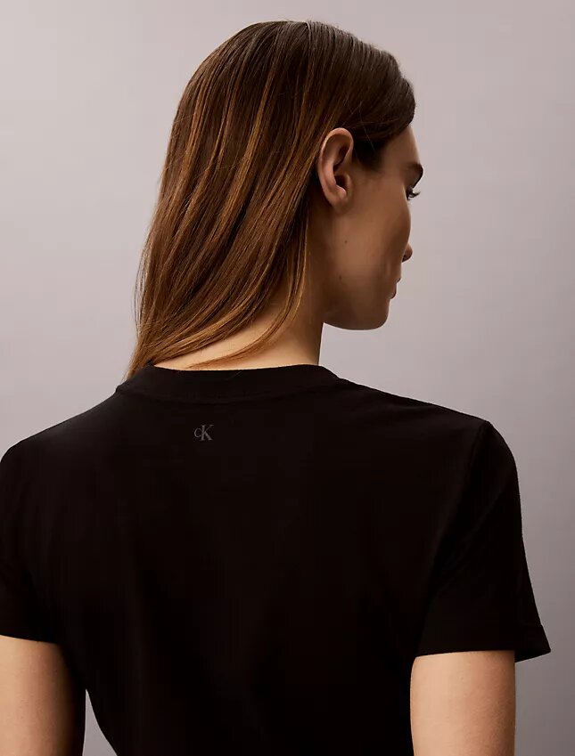T-shirt slim à volants avec logo T-shirt slim à volants avec logo