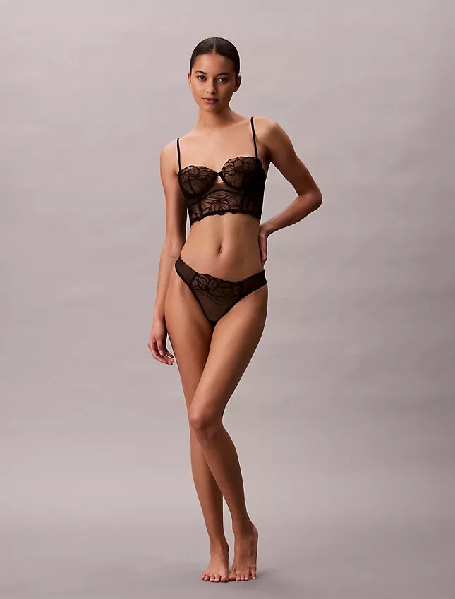 Thong en dentelle florale noire CK Black Thong en dentelle florale noire CK Black