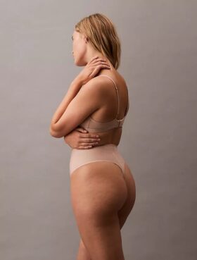 Thong lissant Second Skin