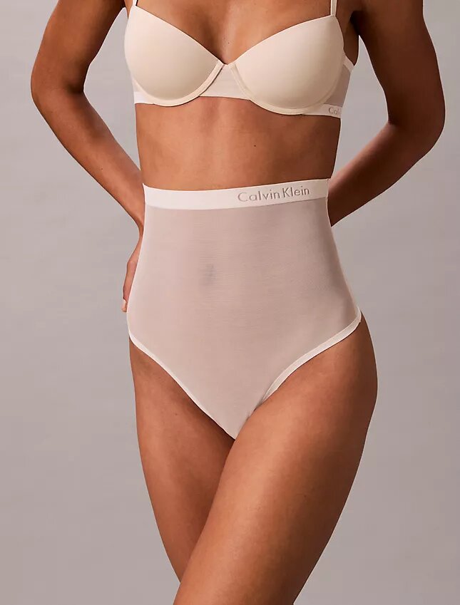 Thong taille haute en maille minimaliste Thong taille haute en maille minimaliste