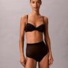 Thong taille haute en maille minimaliste Thong taille haute en maille minimaliste