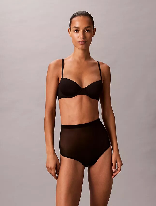 Thong taille haute en maille minimaliste Thong taille haute en maille minimaliste