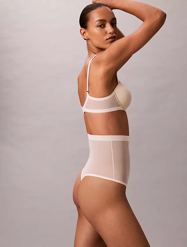 Thong taille haute en maille minimaliste Thong taille haute en maille minimaliste