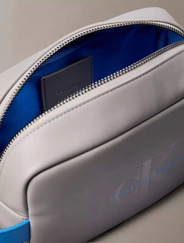 Trousse de toilette Monologo gaufrée Trousse de toilette Monologo gaufrée