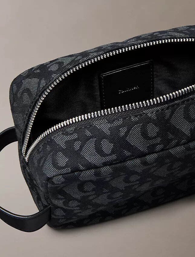 Trousse de toilette à motif Monogram intégral Trousse de toilette à motif Monogram intégral