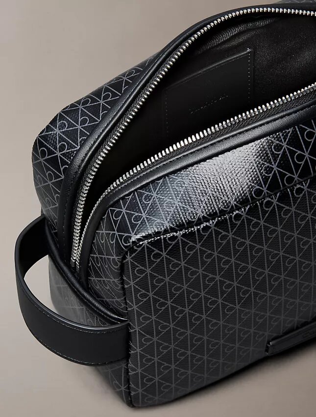Trousse de toilette zippée avec logo sur toute la surface Trousse de toilette zippée avec logo sur toute la surface