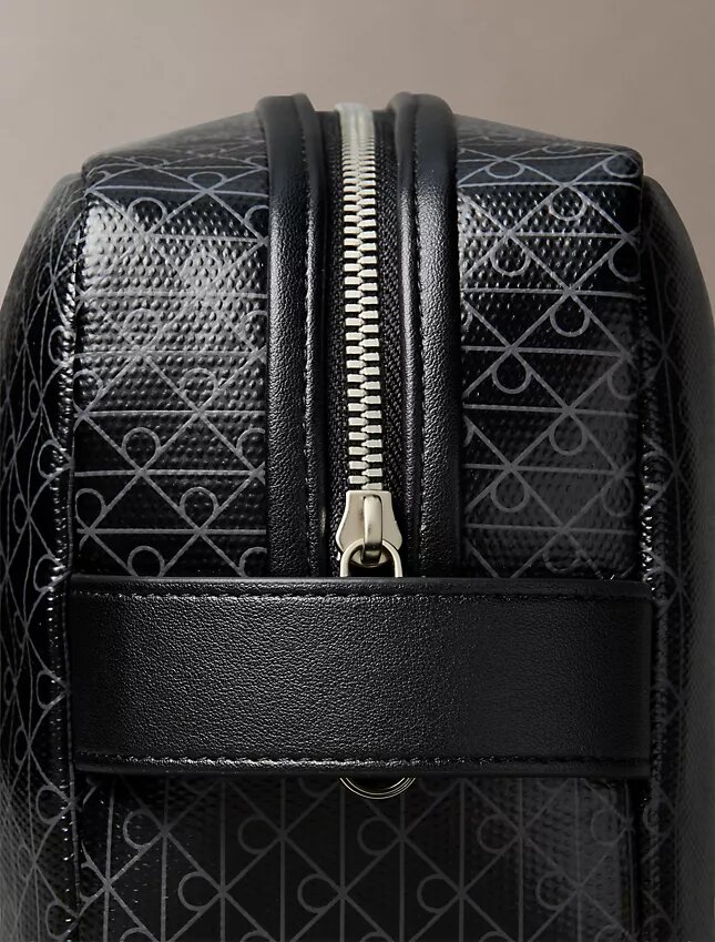Trousse de toilette zippée avec logo sur toute la surface Trousse de toilette zippée avec logo sur toute la surface