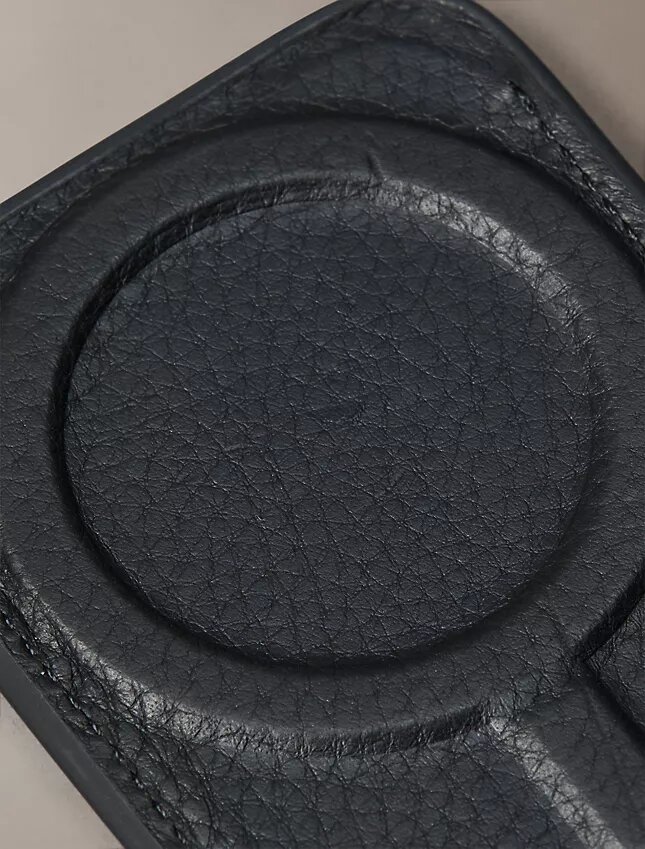 Étui à cartes magnétique pour téléphone avec logo en feuille métallique Étui à cartes magnétique pour téléphone avec logo en feuille métallique