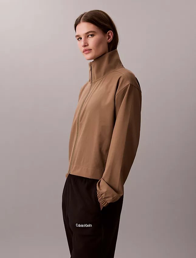 Veste coupe-vent sportive moderne Veste coupe-vent sportive moderne