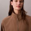 Veste coupe-vent sportive moderne Veste coupe-vent sportive moderne