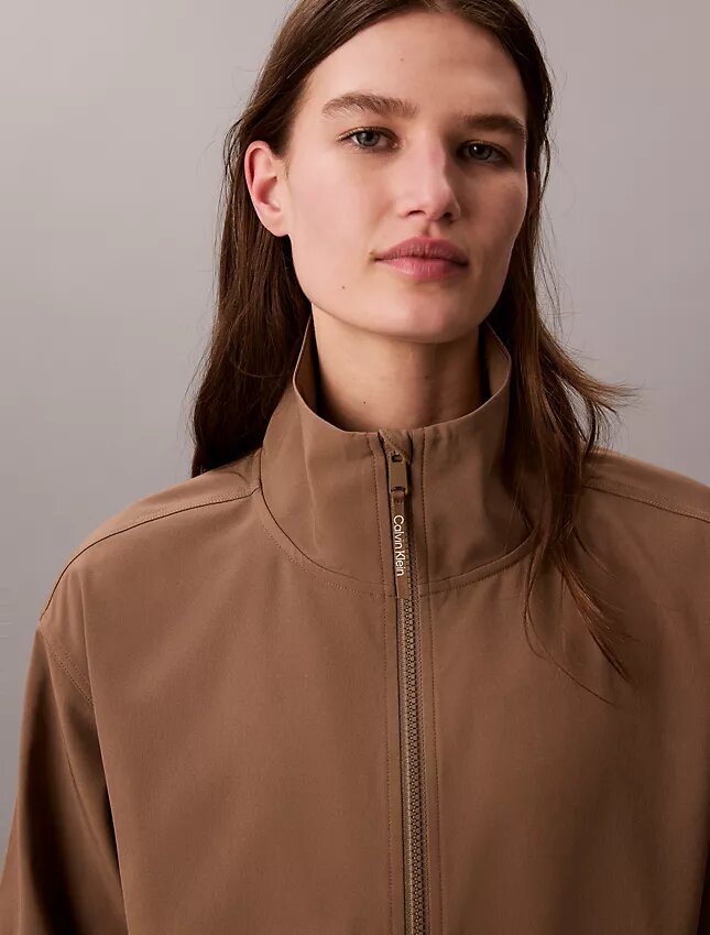 Veste coupe-vent sportive moderne Veste coupe-vent sportive moderne