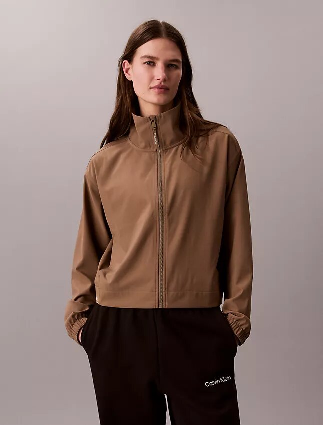 Veste coupe-vent sportive moderne Veste coupe-vent sportive moderne