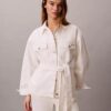 Veste en denim cintrée avec ceinture